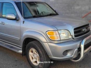  Salvage Toyota Sequoia