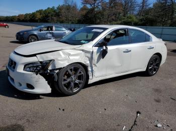  Salvage Nissan Maxima