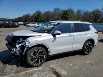  Salvage Mitsubishi Outlander