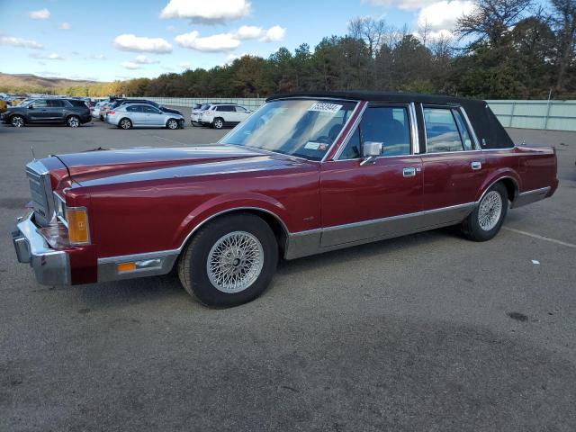  Salvage Lincoln Towncar