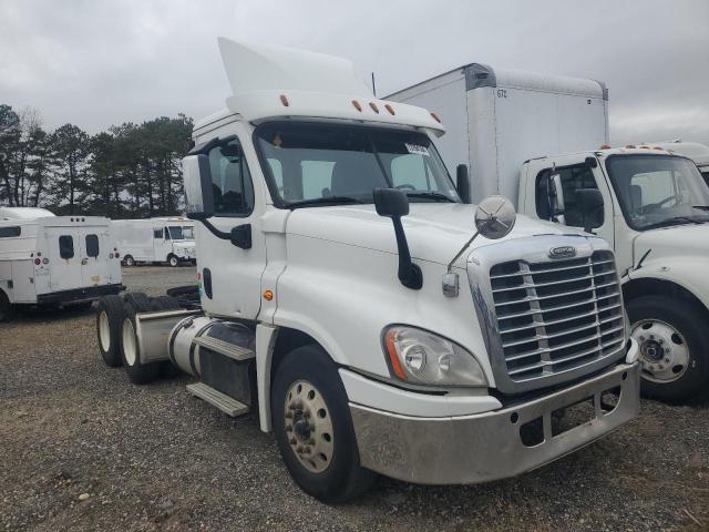  Salvage Freightliner Cascadia 1