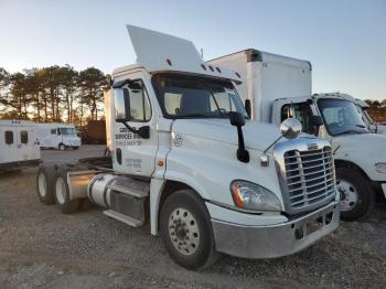  Salvage Freightliner Cascadia 1