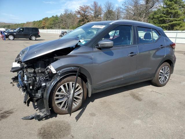  Salvage Nissan Kicks