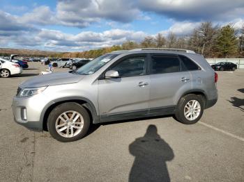  Salvage Kia Sorento