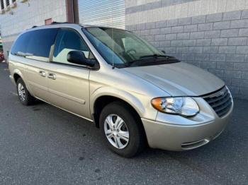  Salvage Chrysler Minivan