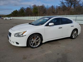  Salvage Nissan Maxima