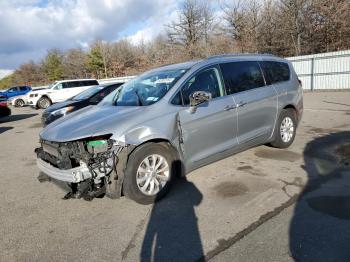  Salvage Chrysler Pacifica