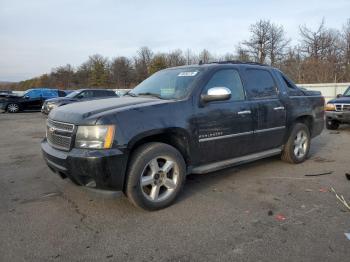  Salvage Chevrolet Avalanche