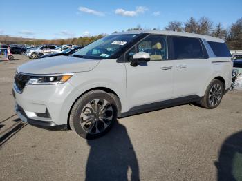  Salvage Kia Carnival