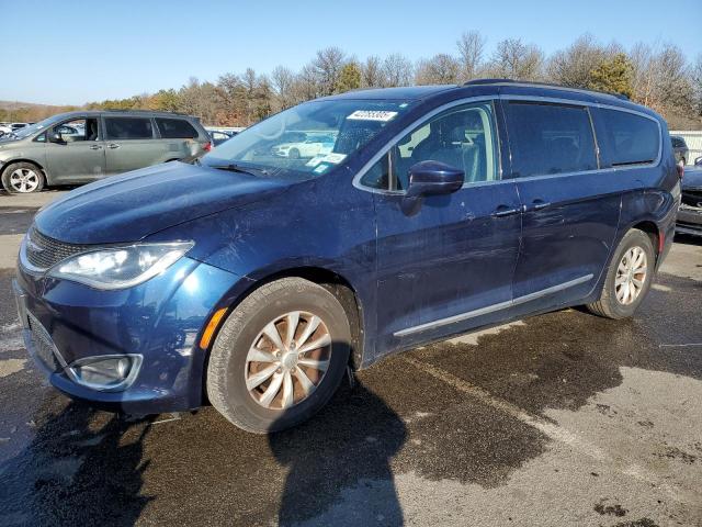  Salvage Chrysler Pacifica