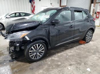  Salvage Nissan Kicks