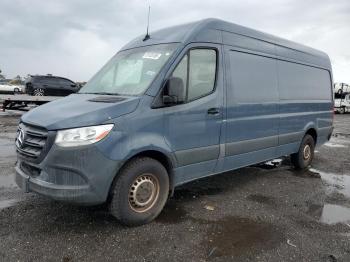  Salvage Mercedes-Benz Sprinter