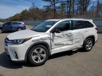  Salvage Toyota Highlander