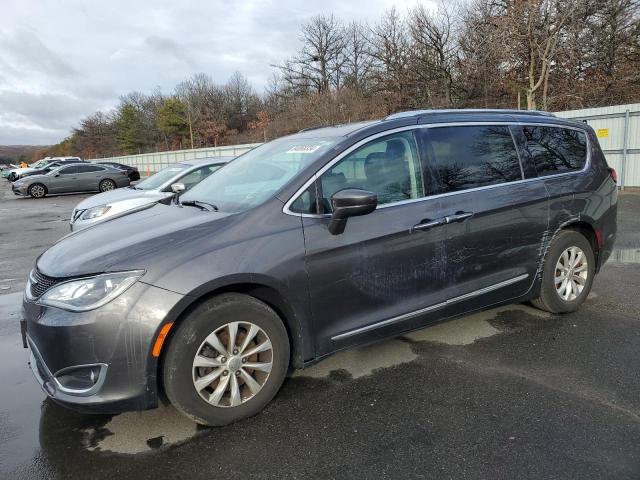  Salvage Chrysler Pacifica