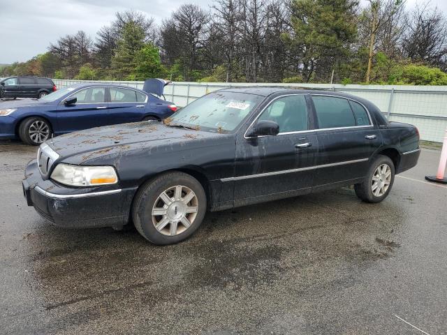  Salvage Lincoln Towncar