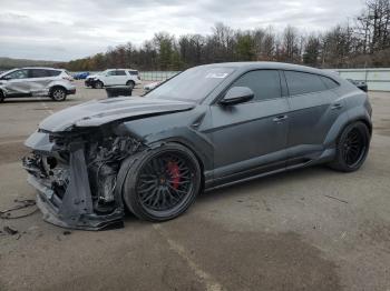  Salvage Lamborghini Urus