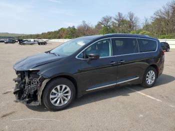  Salvage Chrysler Pacifica