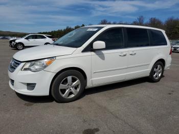  Salvage Volkswagen Routan