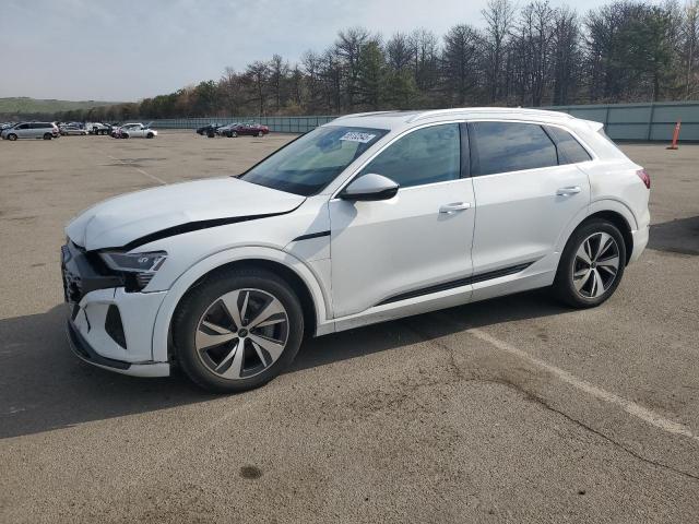 Salvage Audi Q8