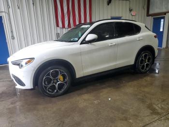  Salvage Alfa Romeo Stelvio