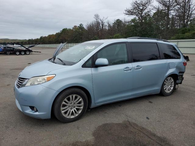  Salvage Toyota Sienna