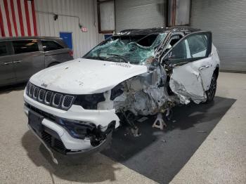  Salvage Jeep Compass