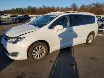  Salvage Chrysler Pacifica