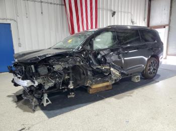  Salvage Chrysler Pacifica