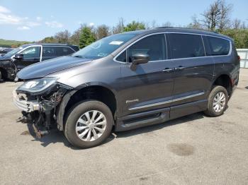  Salvage Chrysler Pacifica
