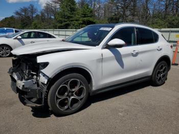  Salvage Alfa Romeo Stelvio