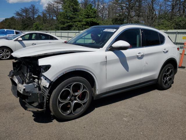  Salvage Alfa Romeo Stelvio