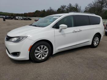  Salvage Chrysler Pacifica