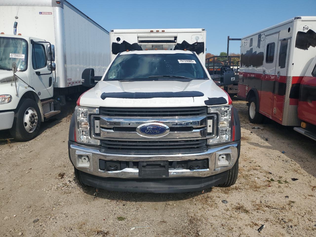 Ford F-550 Super Duty Image 3