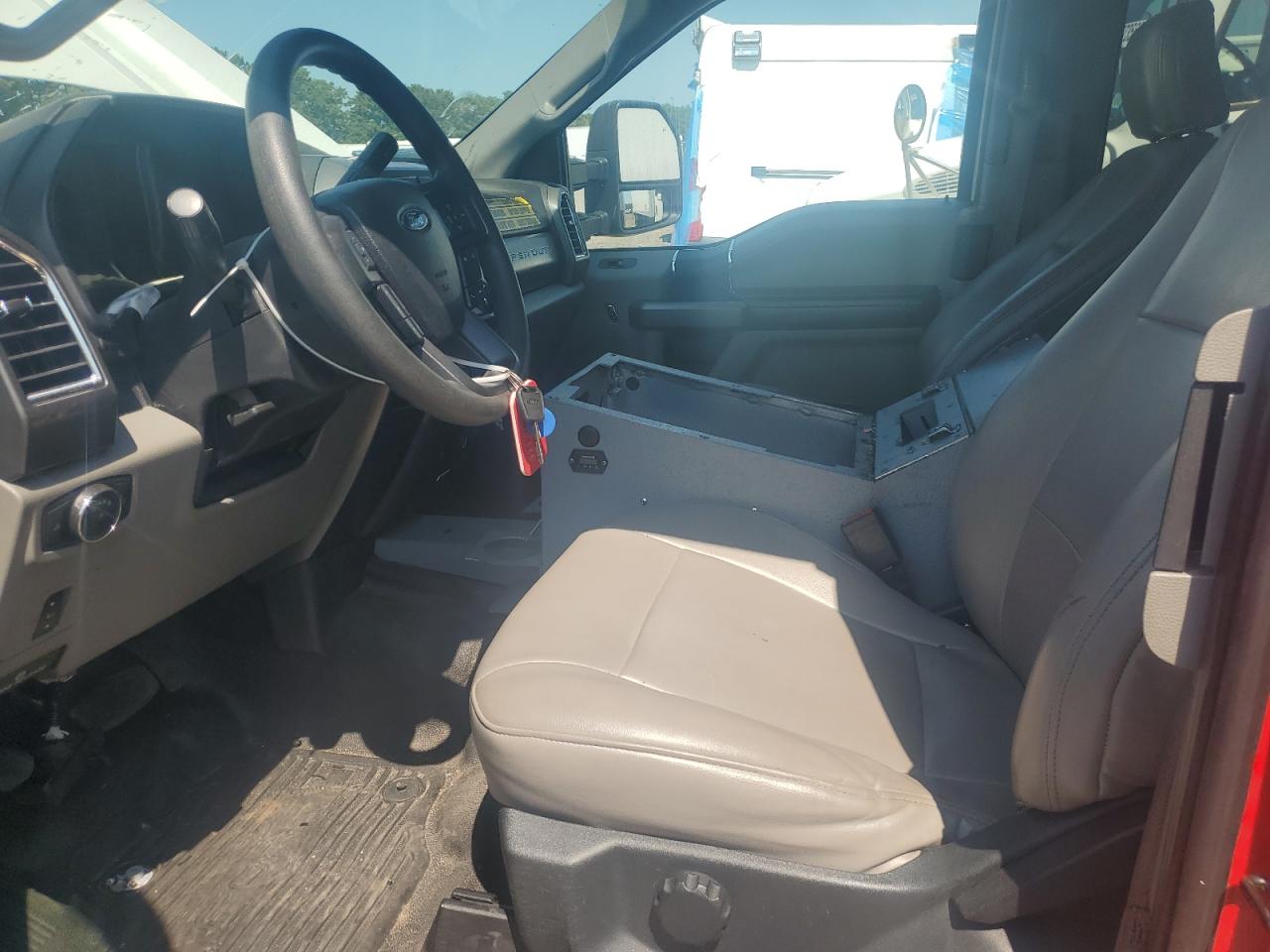 Ford F-550 Super Duty Image 12