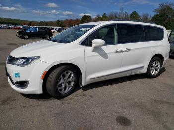  Salvage Chrysler Pacifica
