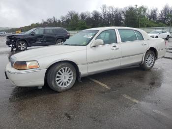  Salvage Lincoln Towncar