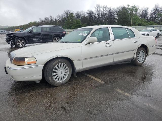  Salvage Lincoln Towncar