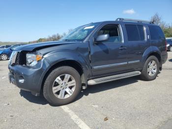  Salvage Nissan Pathfinder