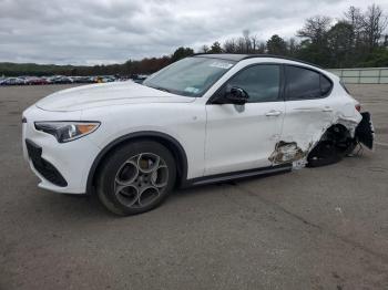  Salvage Alfa Romeo Stelvio