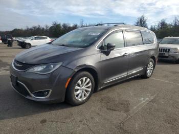  Salvage Chrysler Pacifica