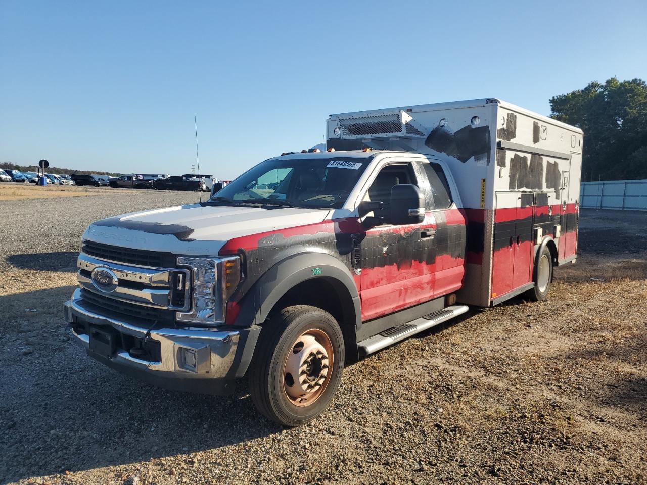 Ford F-550 Super Duty Image 1