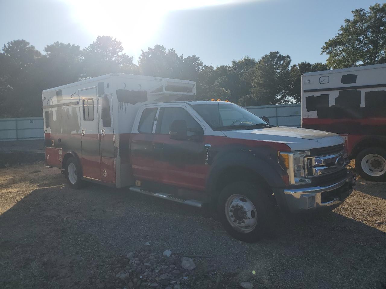 Ford F-550 Super Duty Image 7