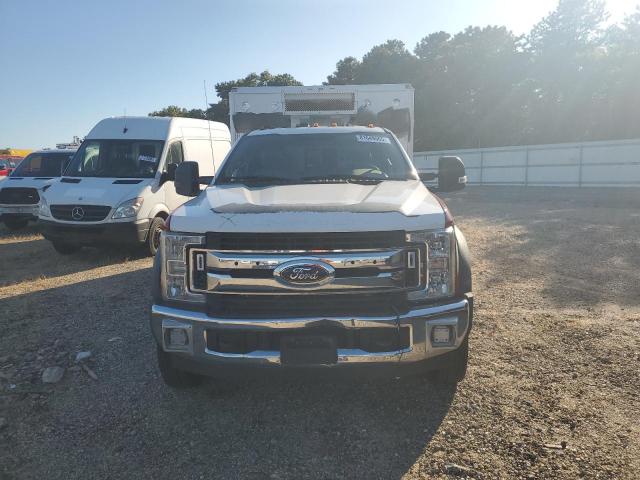 Ford F-550 Super Duty Image 2