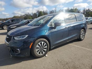  Salvage Chrysler Pacifica