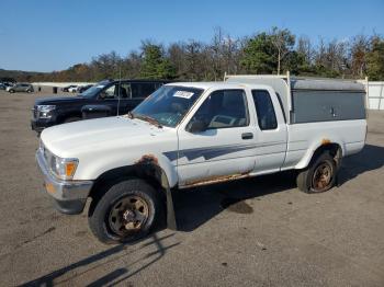  Salvage Toyota Pickup
