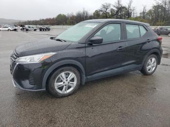  Salvage Nissan Kicks
