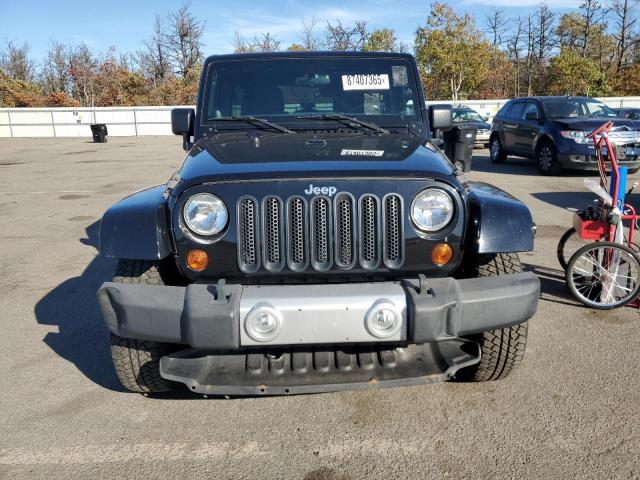 Jeep Wrangler Sahara Image 8