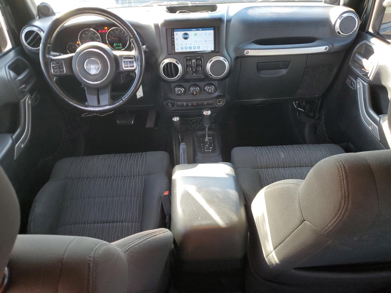 Jeep Wrangler Sahara Image 5