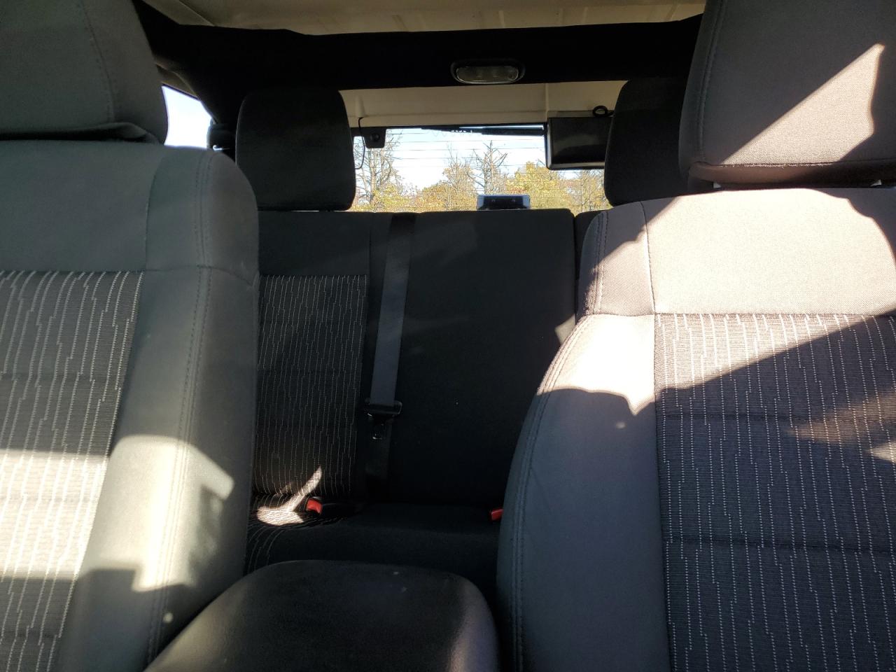 Jeep Wrangler Sahara Image 12