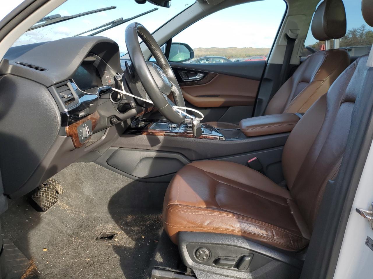 Audi Q7 Premium Plus Image 2